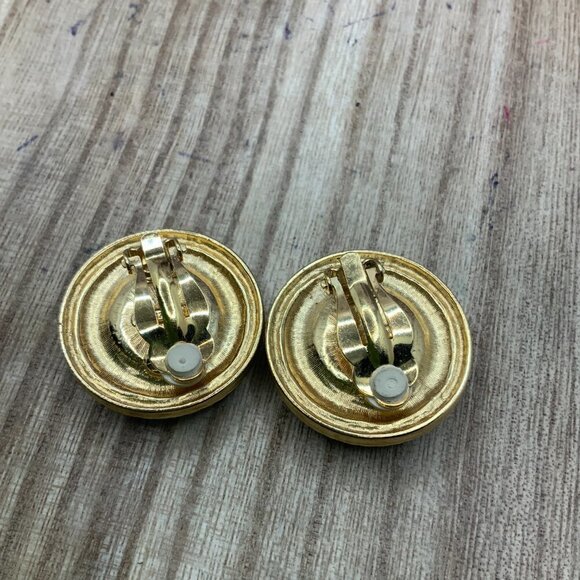 Richelieu Vintage Faux Pearl Clip On Earrings - Picture 4 of 6